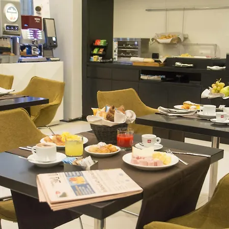 Palazzo Salgar نابولي